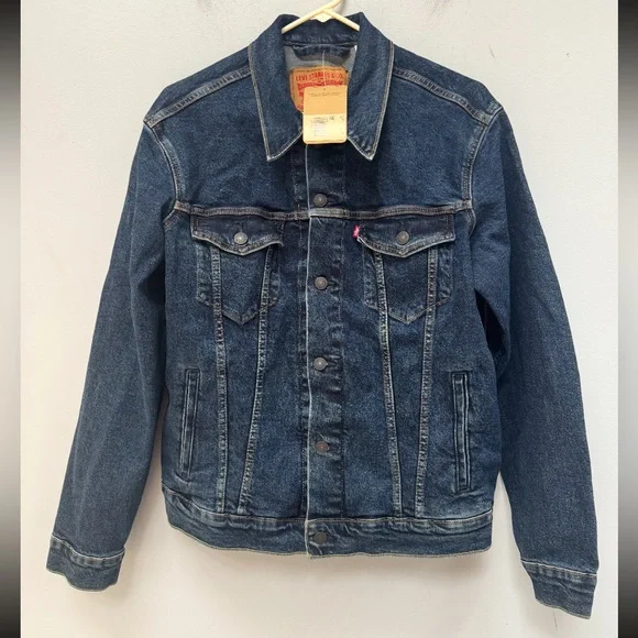 BRAND NEW Levi Denim Truck Jacket in Medium